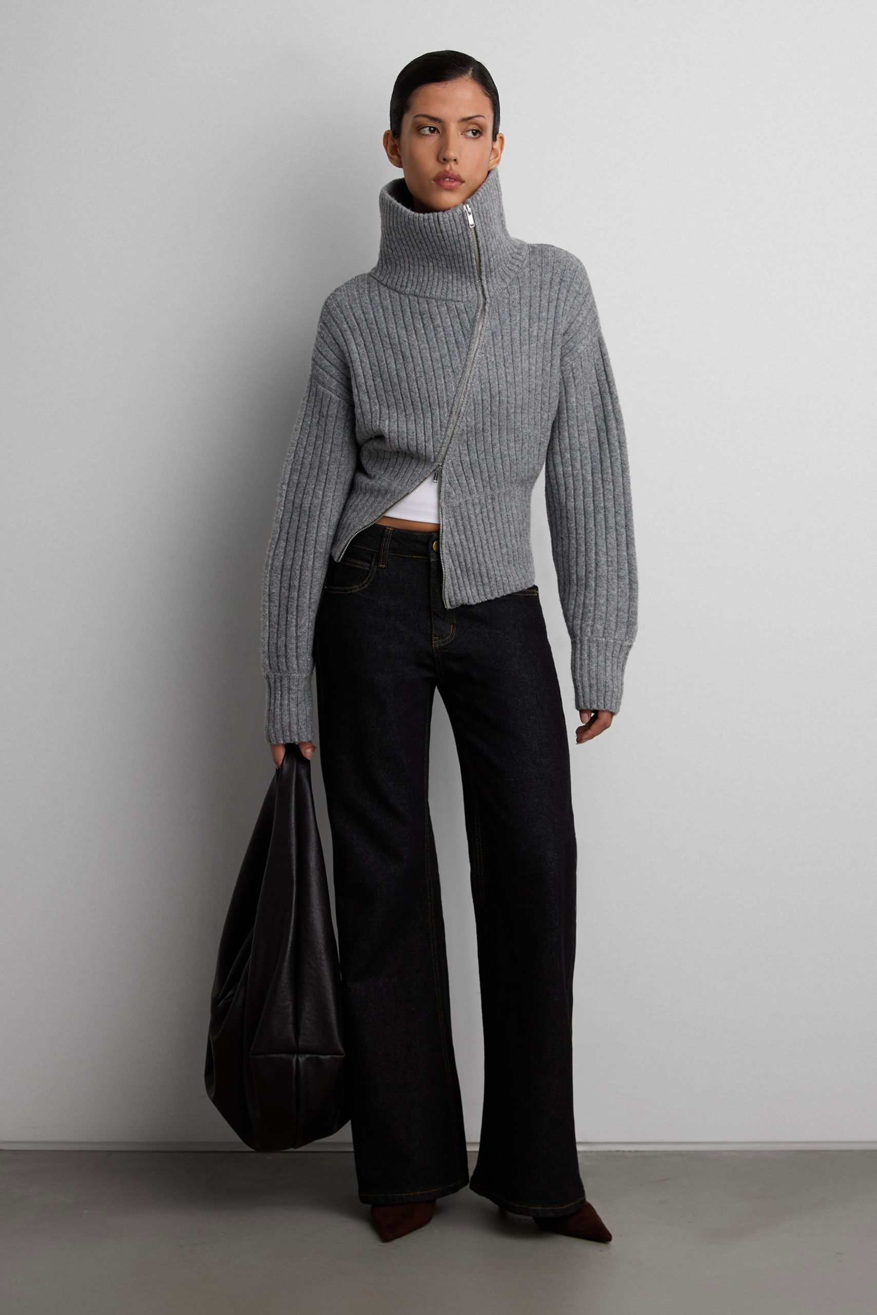 DIAGONAL ZIP CARDIGAN