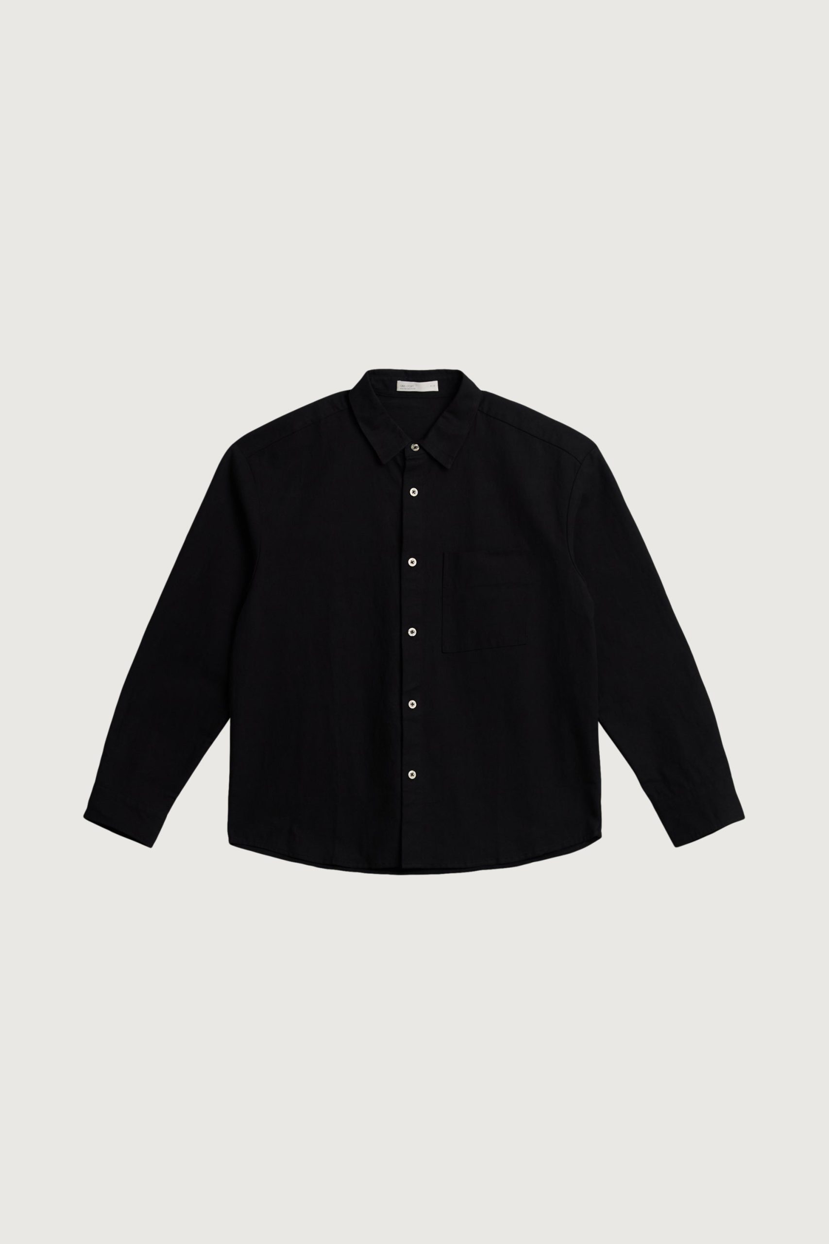 RELAXED POCKET BUTTON-UP SHIRT
